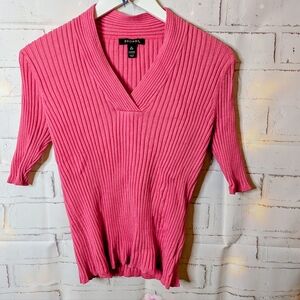 George Women's V-Neck Sweater in Vibrant Pink